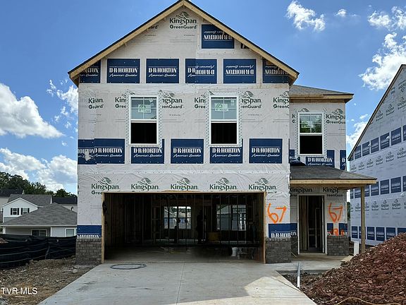 2nd image of 333 Arrowhead Dr