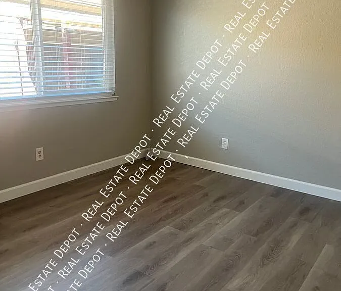 1152 Johnson Ct — Photo 13