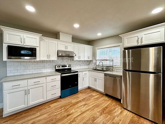 3rd image of 3424 Clay St APT 3