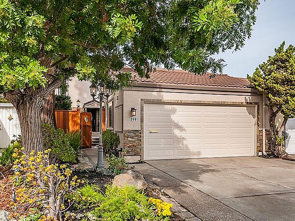 3rd image of 359 Quay Ln
