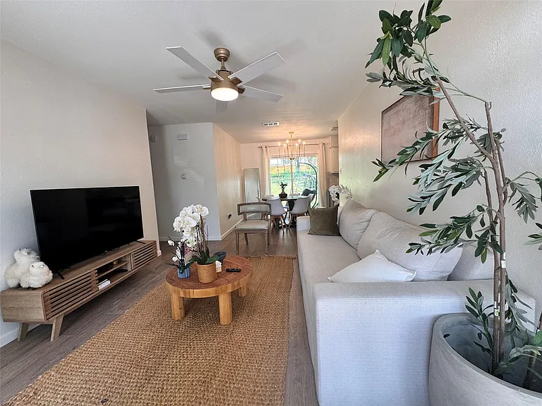 6908 Pondsdale Ln — Photo 3