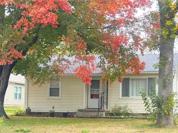 827 Main St, Wellsville, KS 66092