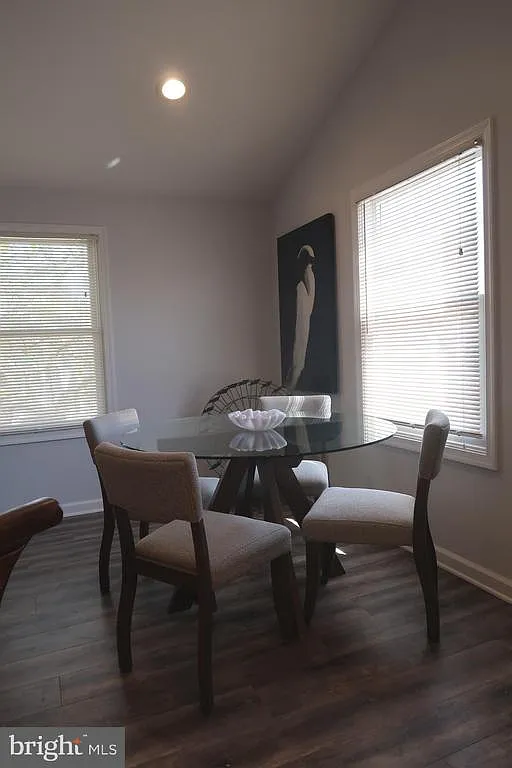 2 bed, 840 sqft, $9,000 — Photo 4