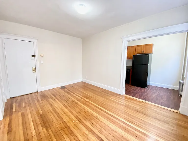 58 Queensberry St #12A — Photo 4