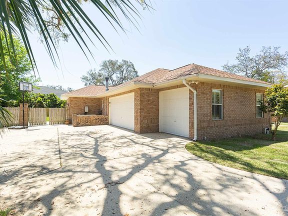 4th image of 90 Chanteclaire Cir