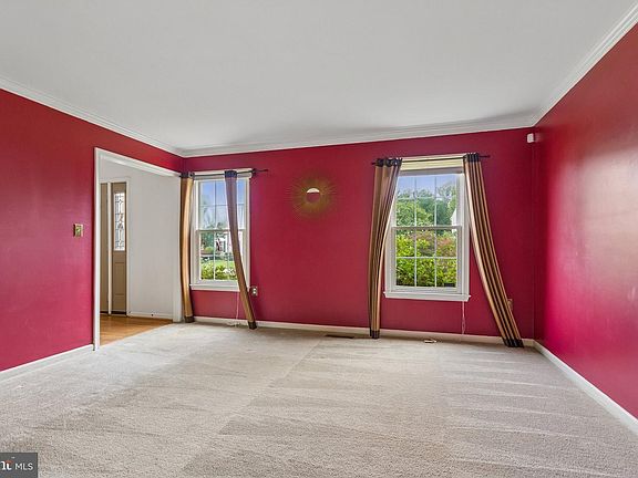 4th image of 3 Neville Ct
