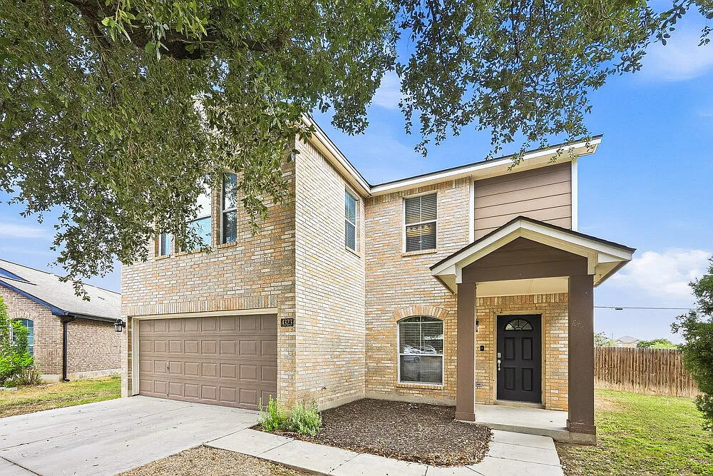 4 bed, 2.5 bath, 2191 sqft, $1,850 — Photo 2