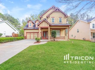 102 Parkway Dr, Fairburn, GA 30213