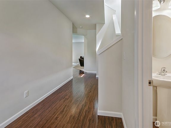3rd image of 7905 152nd St Ct E