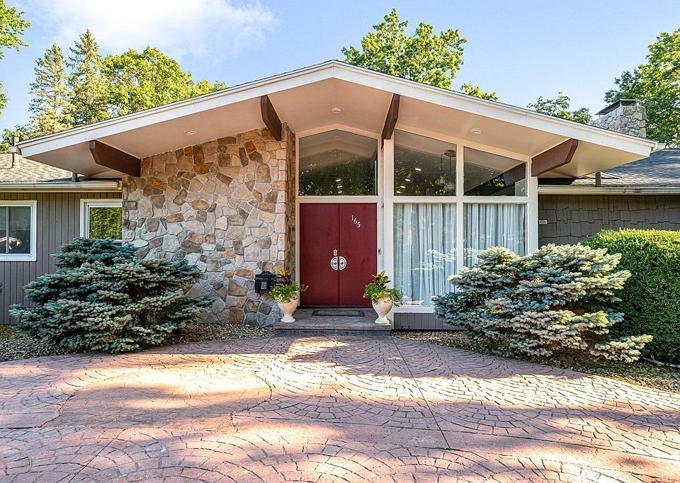 165 Lincoln Pkwy, Lowell, MA 01851 Zillow