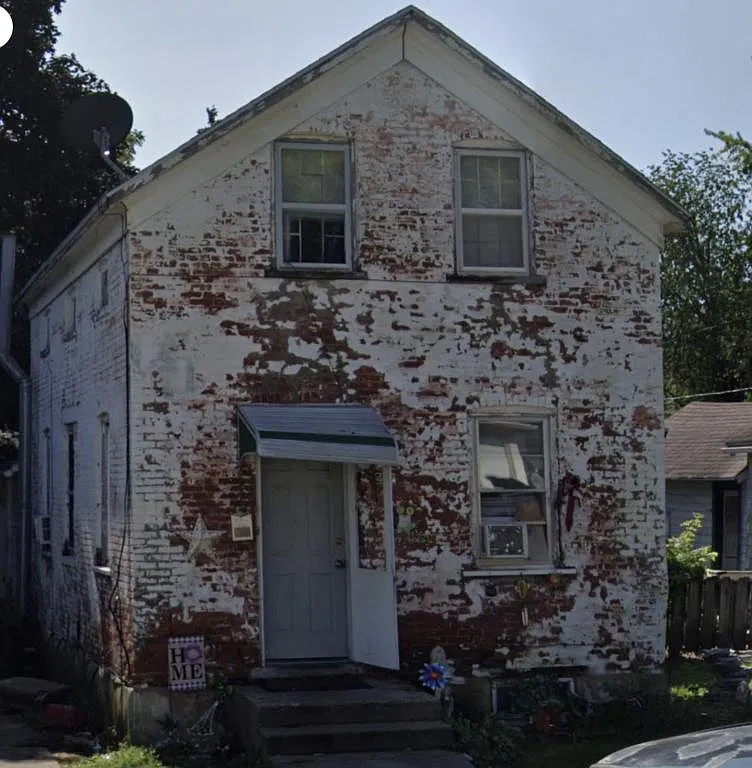 417 W Spring — Photo 1