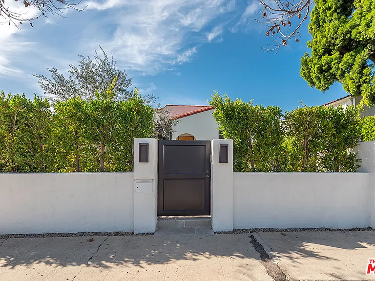 627 N Fuller Ave — Photo 2