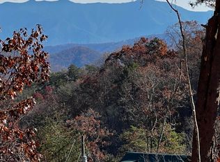 Bear Valley Rd, Sevierville, TN 37876