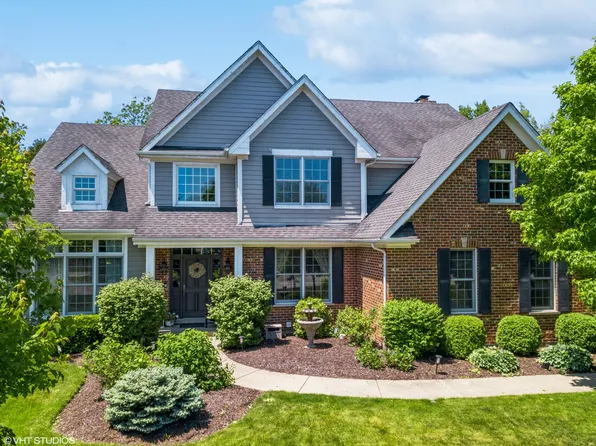 6215 Stonecastle Ln, Crystal Lake, IL 60014