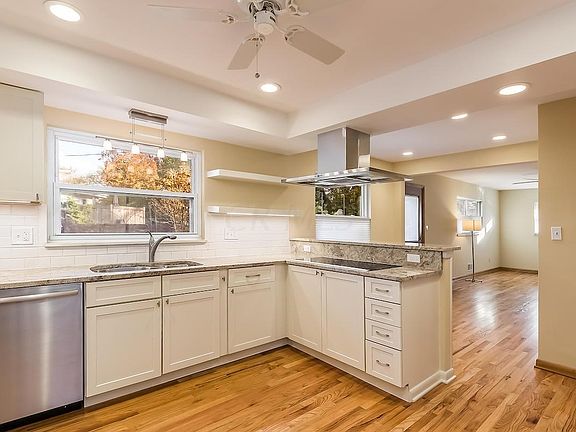 2nd image of 3850 Surrey Hill Pl