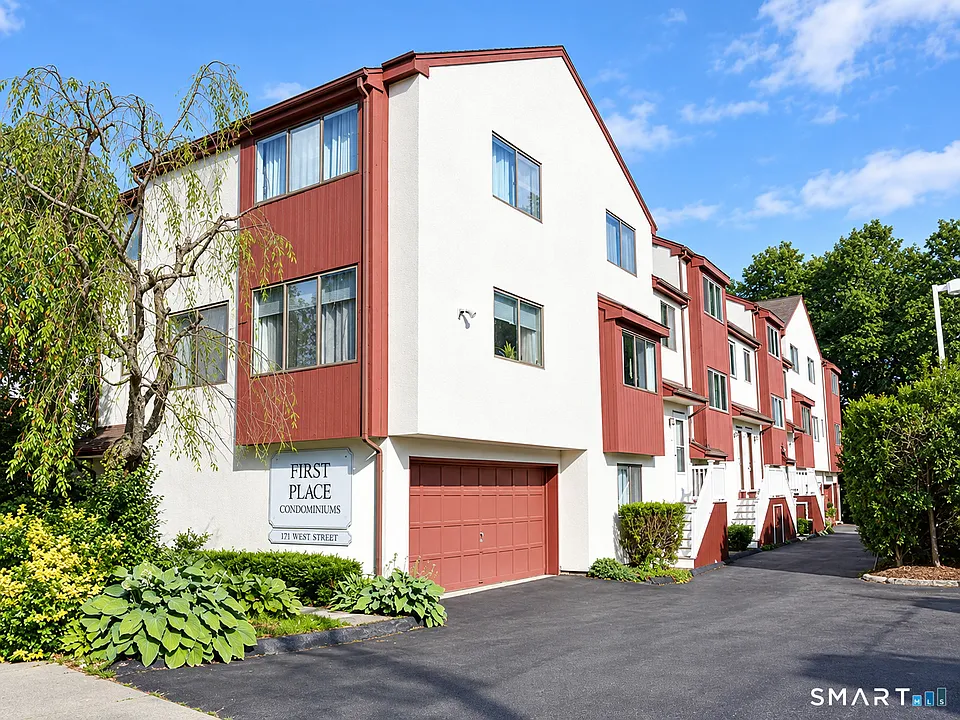 15 1st St #4