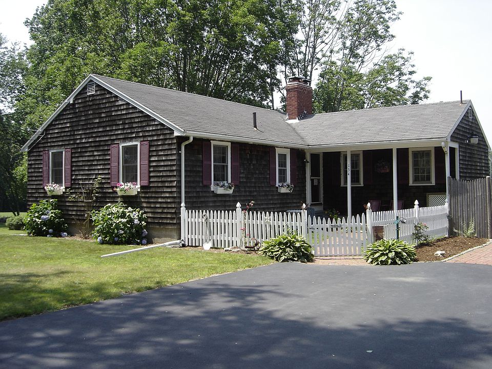 134 Precinct Street