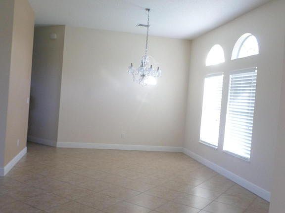 4th image of 891 SE Celtic Ave