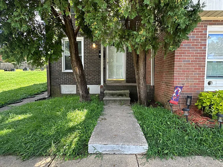 1599 Ingleside Ave — Photo 14