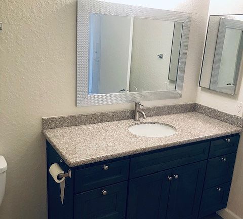 5th image of 909 Lombard Dr #907