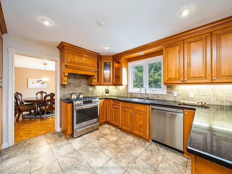 194 Glenada Ct — Photo 21