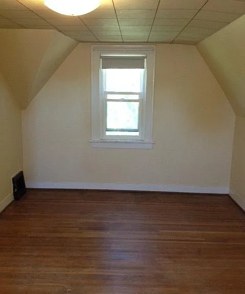 4912 SE 63rd Ave — Photo 2