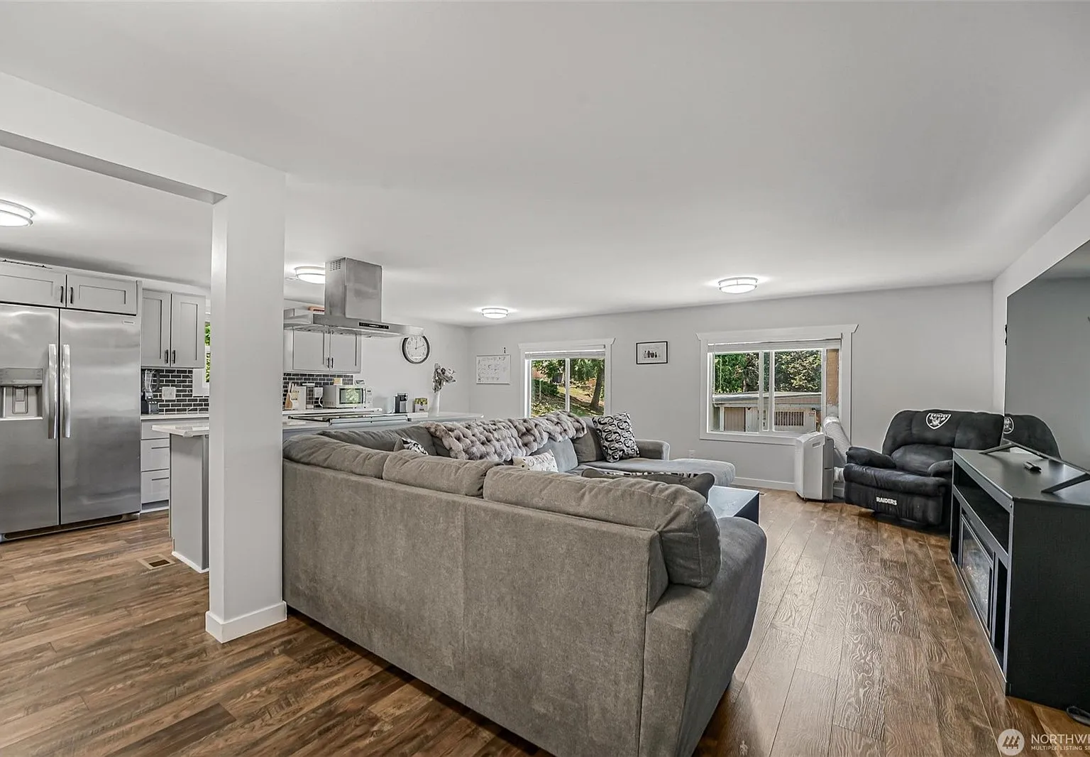 3 bed, 1435 sqft, $2,800 — Photo 3