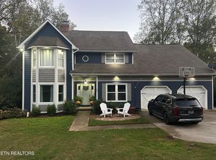 109 Mockingbird Ln, Oak Ridge, TN 37830