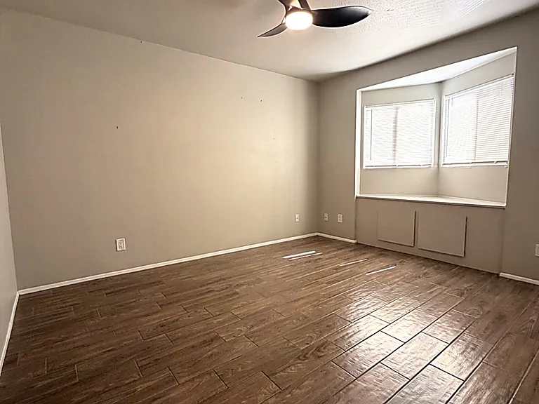 6040 N 15th St — Photo 5