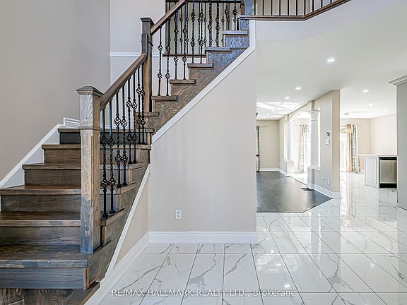 4th image of 103 Winifred St