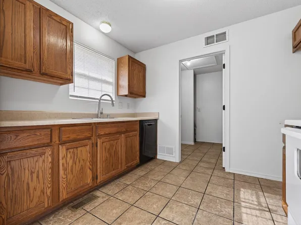 Kingdom Elizabeth Duplexes, 4329-4337 S Elizabeth Ave #4331, Wichita, KS 67217