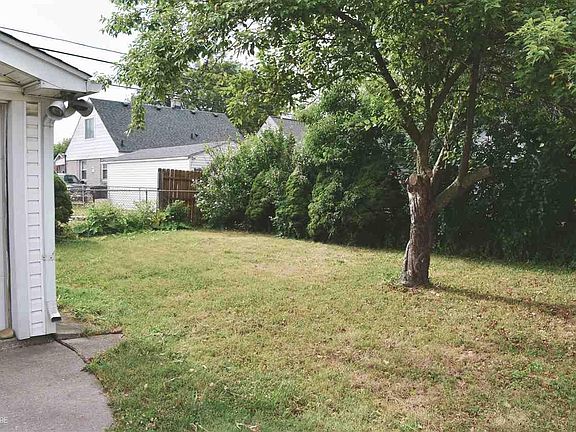 5th image of 26151 Koontz St