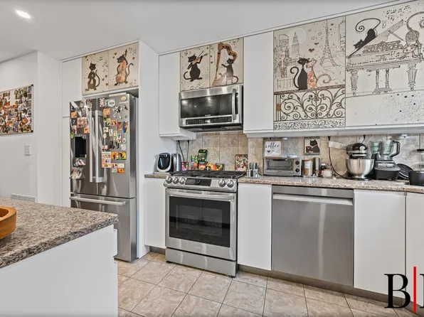 2063 East 71st Street image 19 of 24