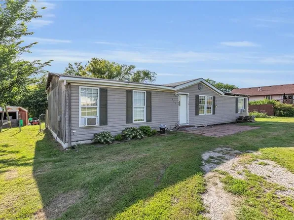 628 Taylor St, Pomona, KS 66076