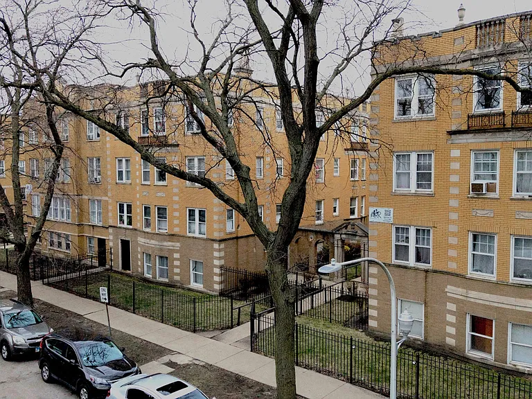 7422 N Damen Ave #2G — Photo 42