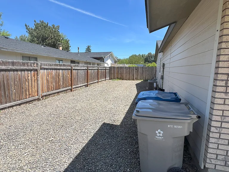 2024 Fern St — Photo 5