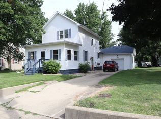 207 E North St, Walnut, IL 61376