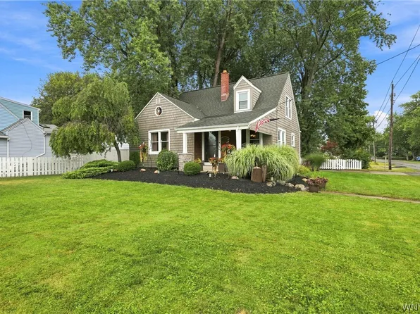 4423 Stratford Ter, Hamburg, NY 14075