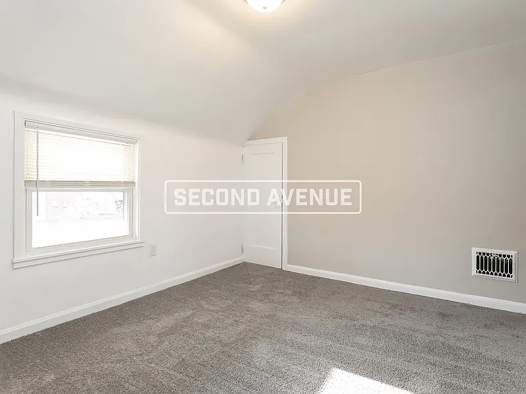928 Kennedy Dr — Photo 6
