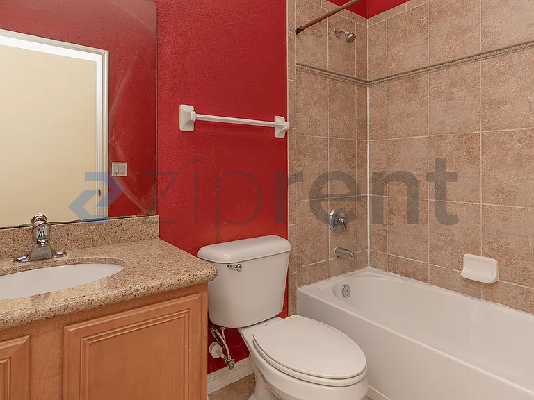 1933 Varick Way — Photo 11
