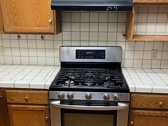 5th image of 6016 W Paradise Ave