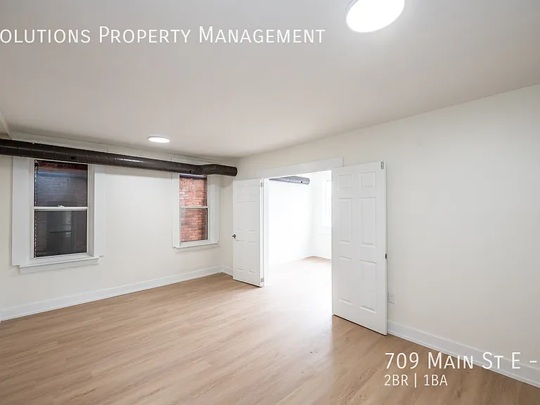 709 Main St E #4 — Photo 12