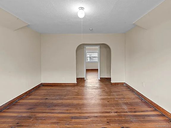 Apt 3 -bright & spacious living room