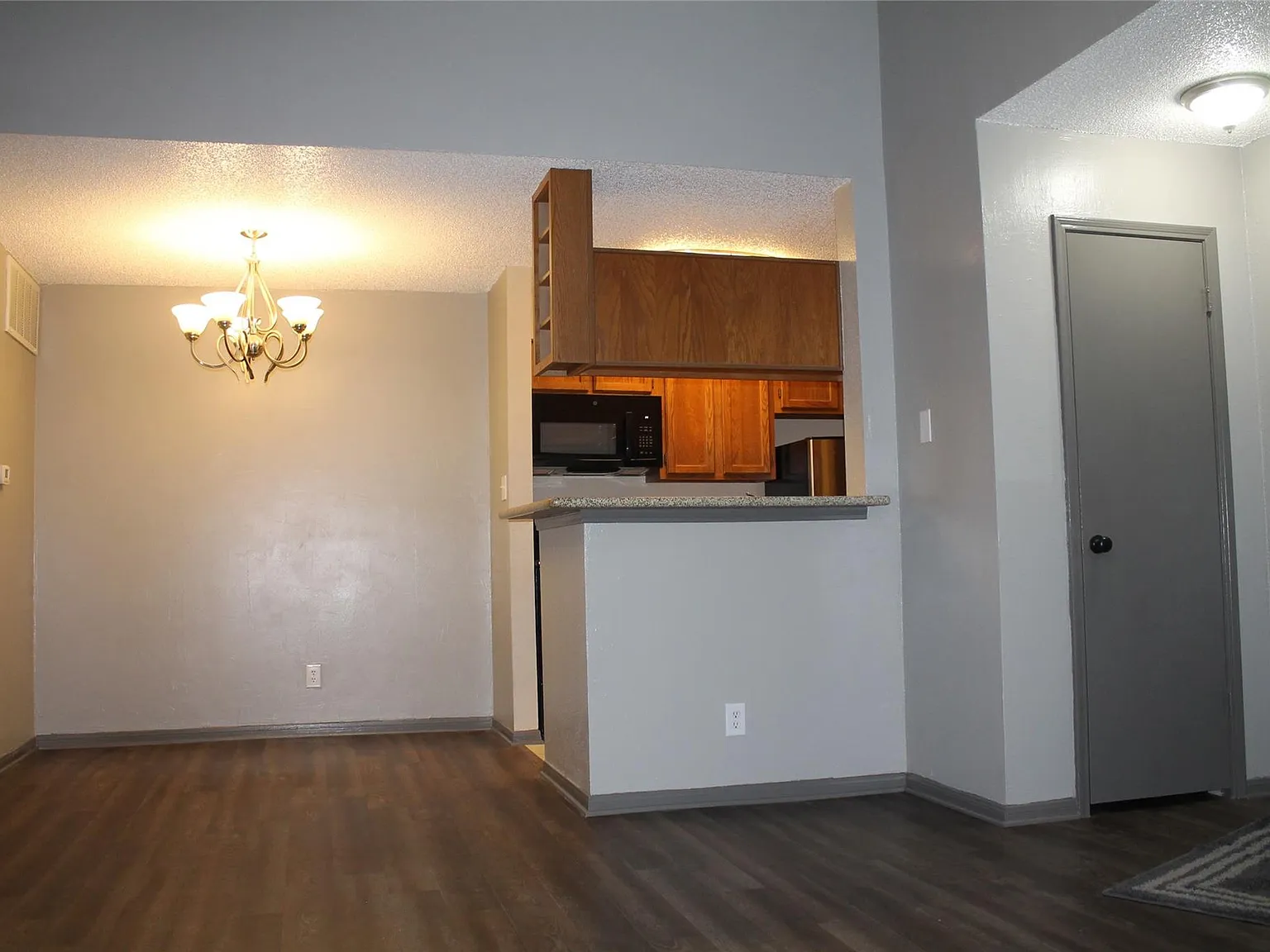 1 bed, 1.0 bath, 680 sqft, $1,100 — Photo 4