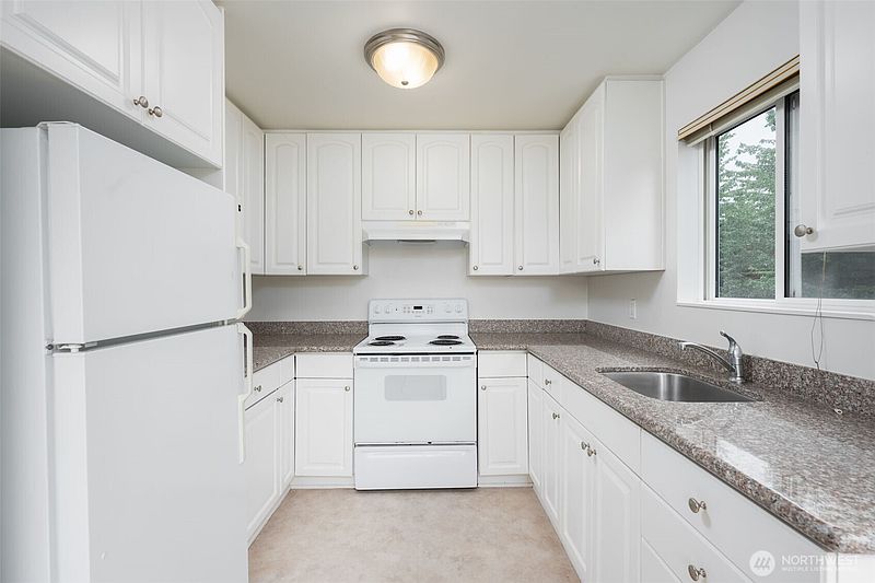 3rd image of 34 W Cremona Street