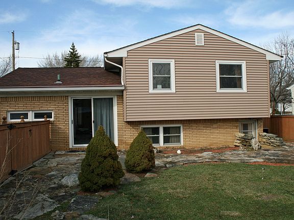 3rd image of 913 Hollywood Dr
