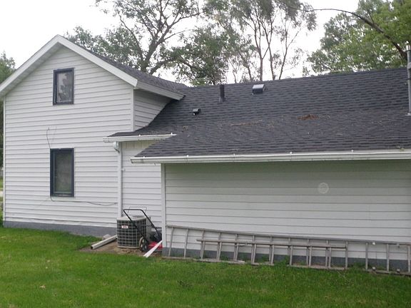 3rd image of 701 1st Ave NE