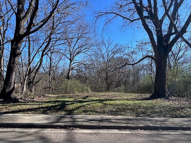 2nd image of 3602 Silas Rd