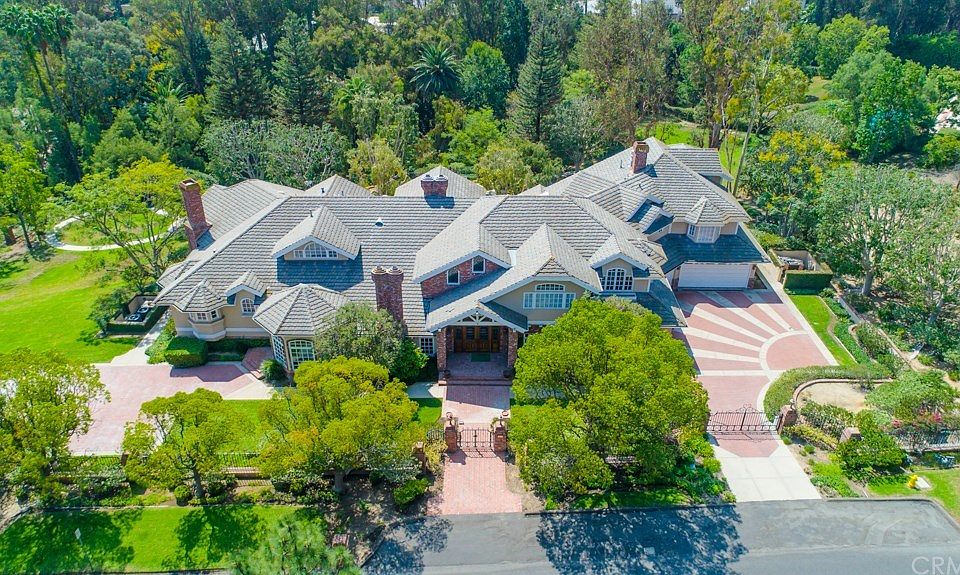 1st image of 2032 Lower Lake Dr