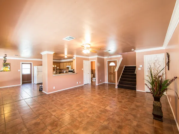 8611 Woods End St, San Antonio, TX 78240